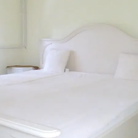 Tubarozsa Apartament *